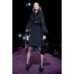 RUNWAY. Gucci 2012 Midi Length Dress Size: US4, IT38